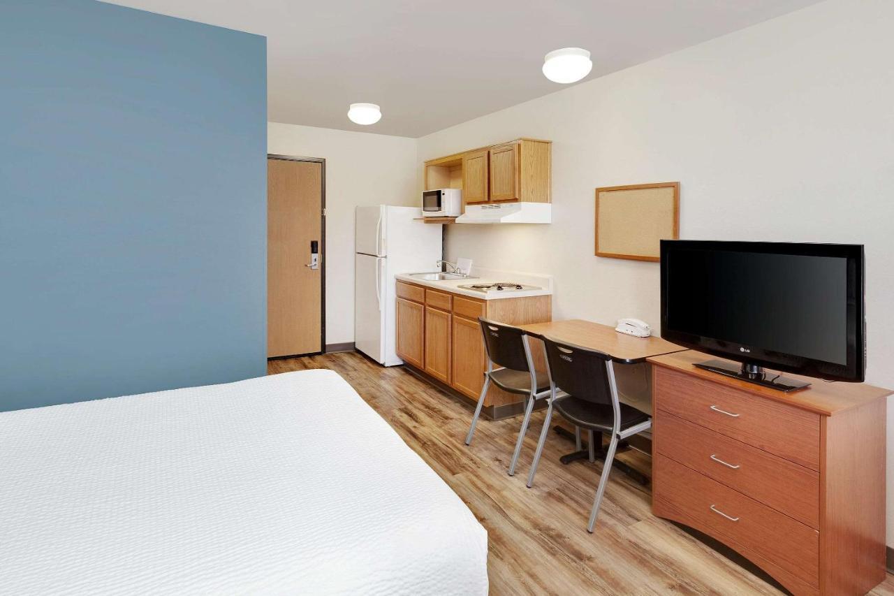 Woodspring Suites Council Bluffs Bagian luar foto
