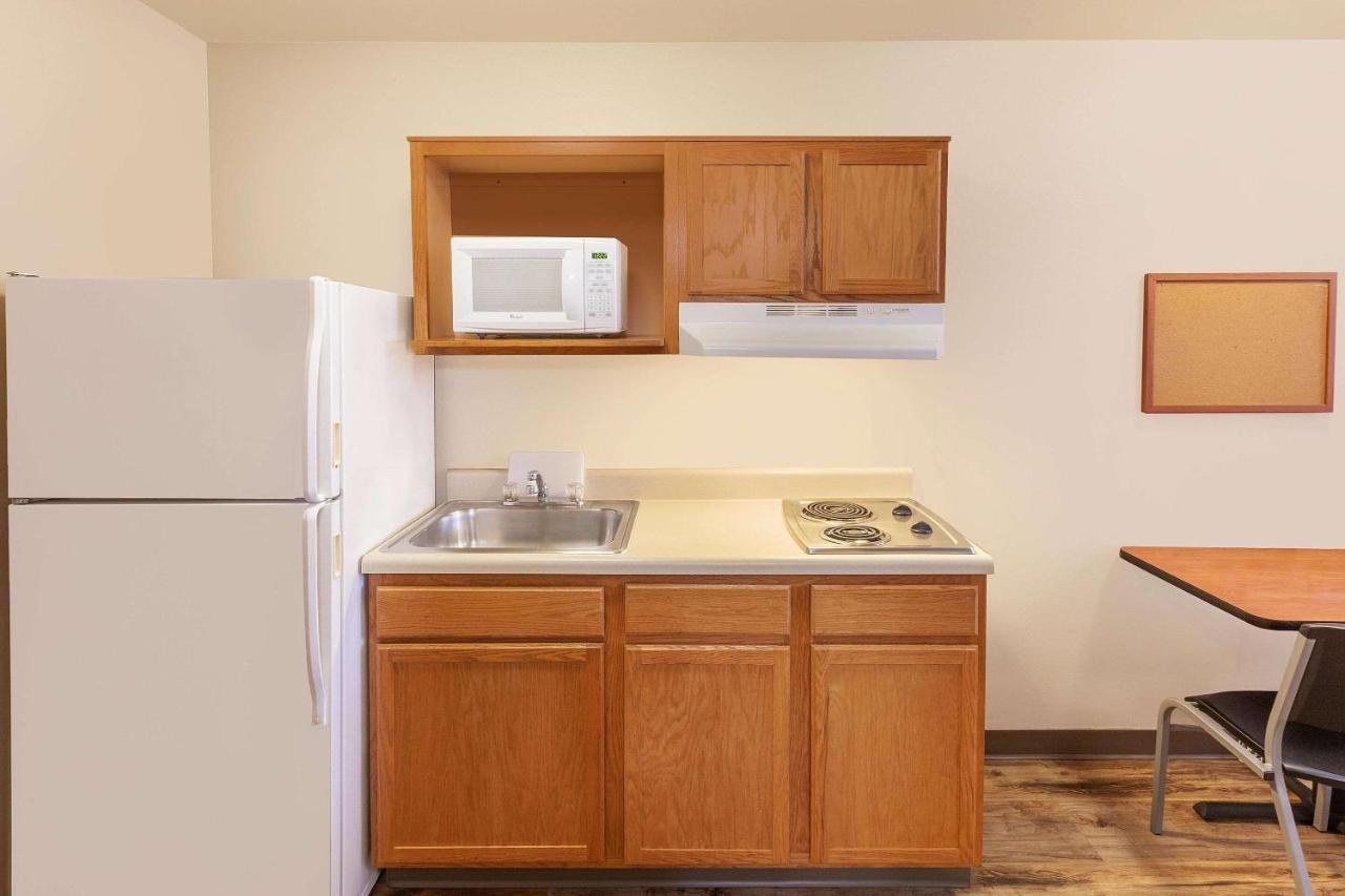 Woodspring Suites Council Bluffs Bagian luar foto